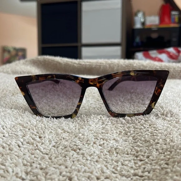 Womens Sunglasses - Picture 1 of 2